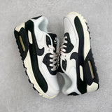 90 Black and White