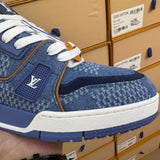 Trainer Blue