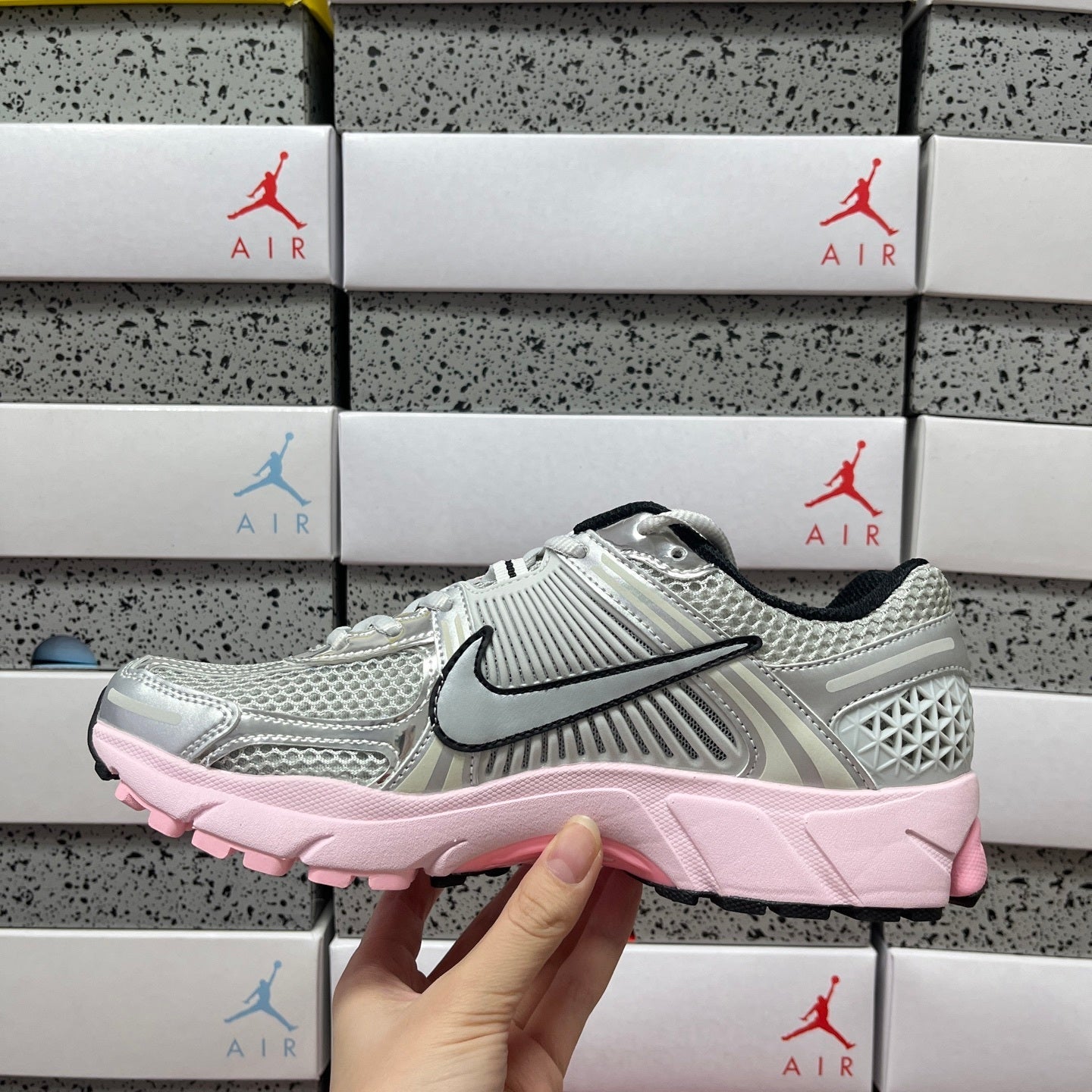 Vomero 5 Pink Metallic Silver