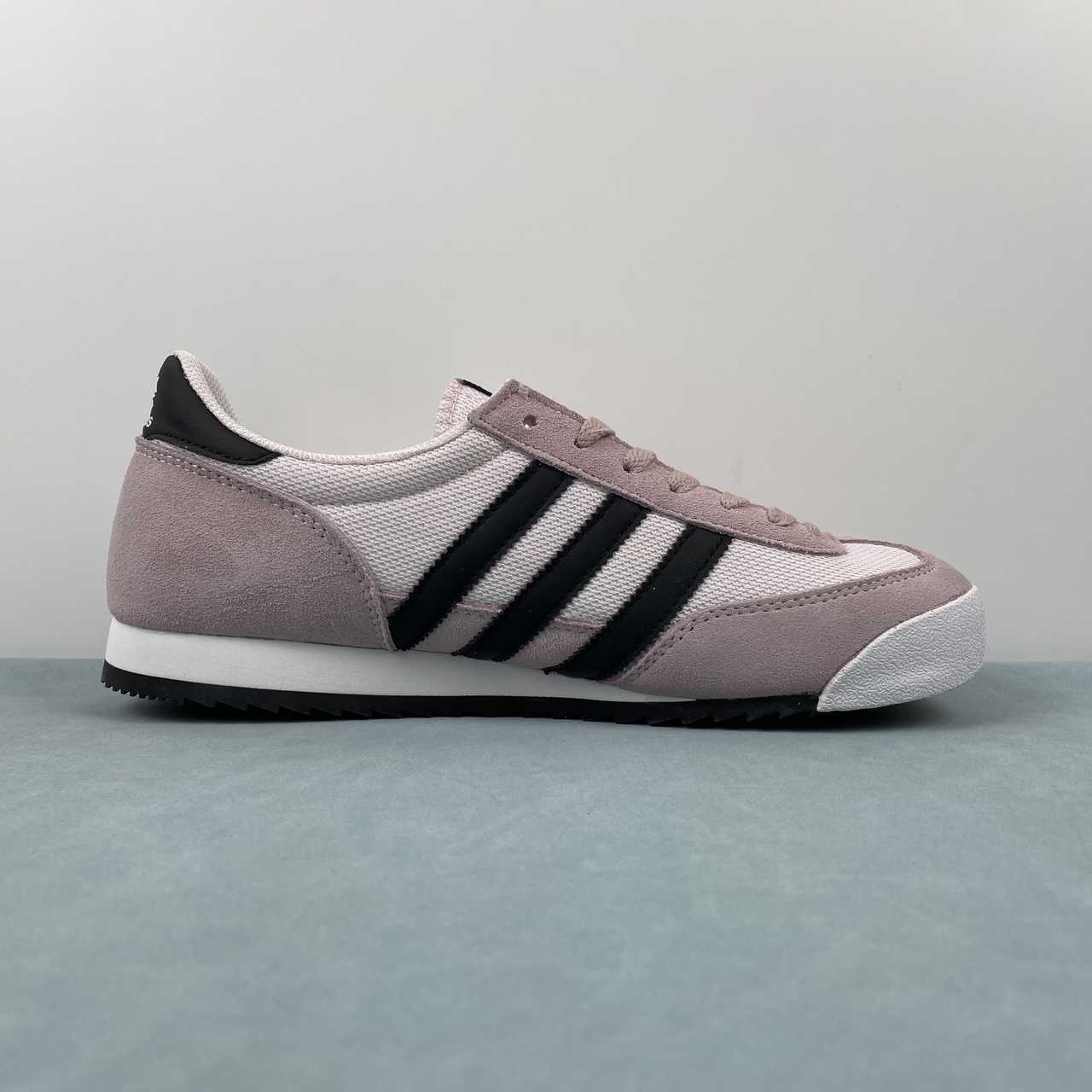 AD R71 Rose Black