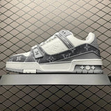 Trainer Grey