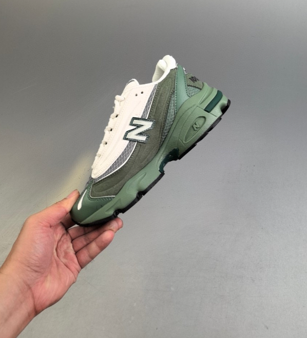1000 Green