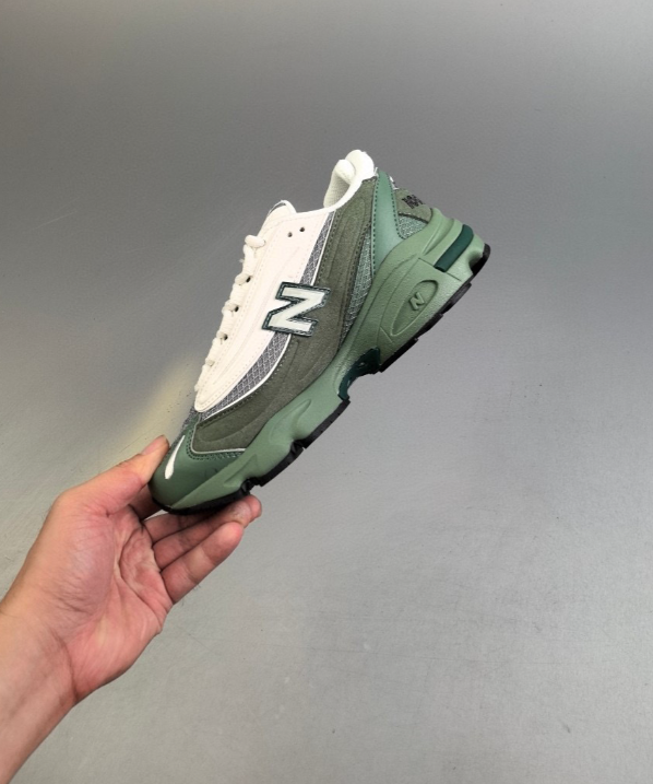 1000 Green