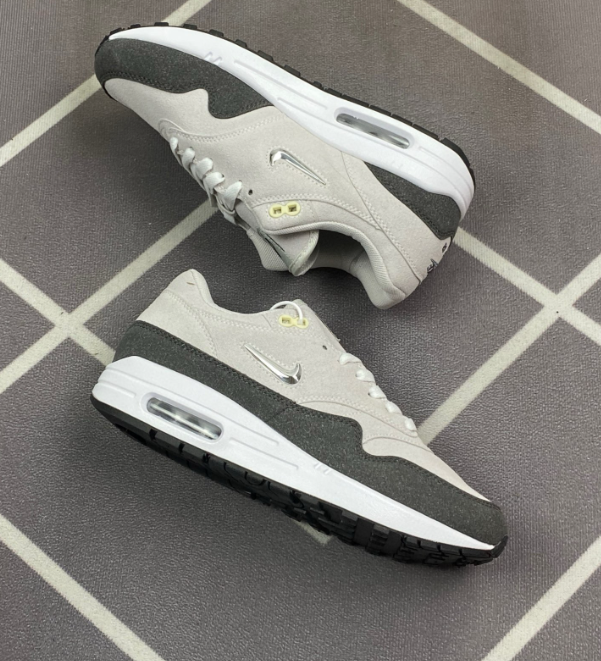 Air Max 1 Wolf Grey
