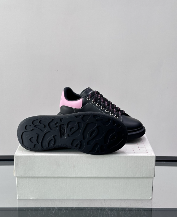 Alexander McQueen Oversized Black Pink Drip Sneakers