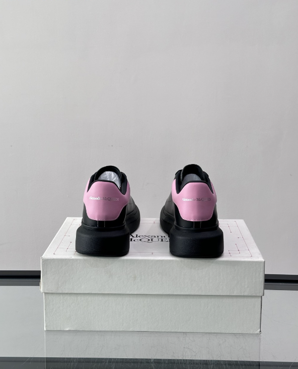 Alexander McQueen Oversized Black Pink Drip Sneakers