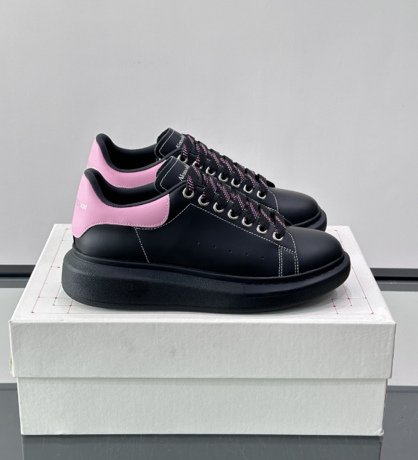 Alexander McQueen Oversized Black Pink Drip Sneakers