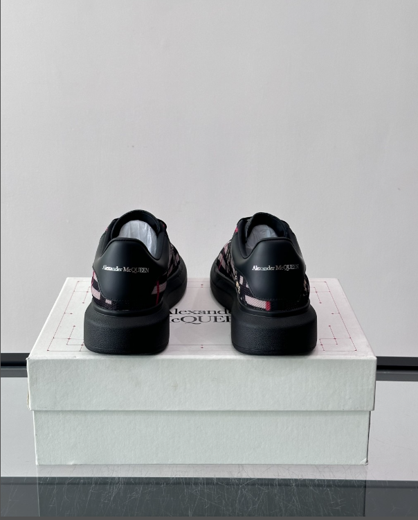 Alexander McQueen Oversized Black BB Drip Sneakers