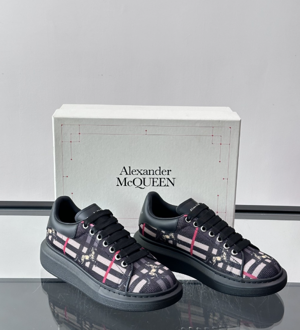 Alexander McQueen Oversized Black BB Drip Sneakers
