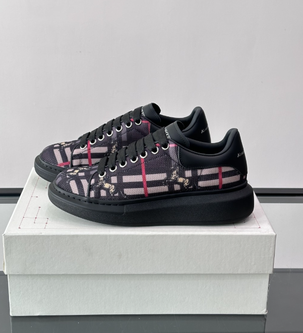 Alexander McQueen Oversized Black BB Drip Sneakers