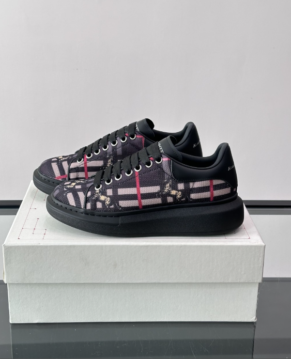 Alexander McQueen Oversized Black BB Drip Sneakers