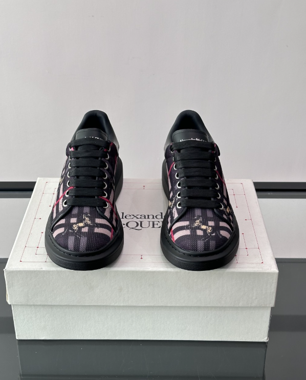 Alexander McQueen Oversized Black BB Drip Sneakers