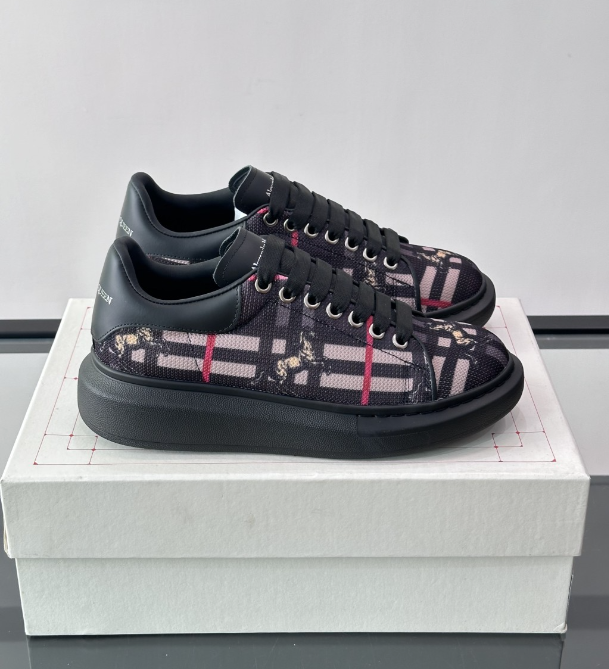 Alexander McQueen Oversized Black BB Drip Sneakers