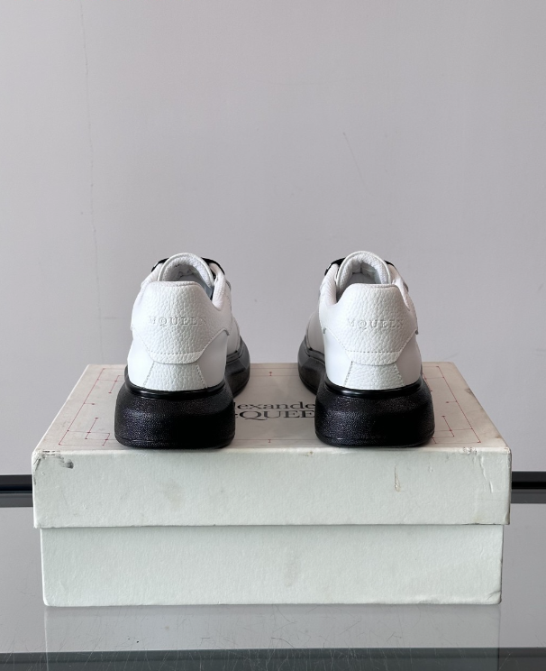 Alexander McQueen Oversized White/Black Drip Sneakers