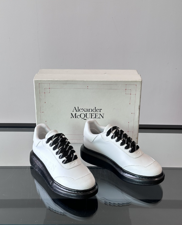 Alexander McQueen Oversized White/Black Drip Sneakers