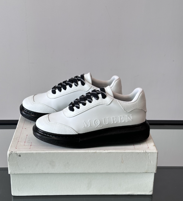 Alexander McQueen Oversized White/Black Drip Sneakers