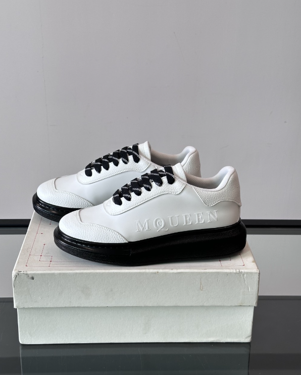 Alexander McQueen Oversized White/Black Drip Sneakers