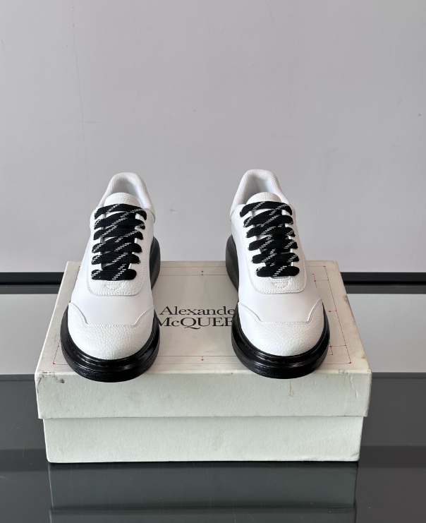 Alexander McQueen Oversized White/Black Drip Sneakers