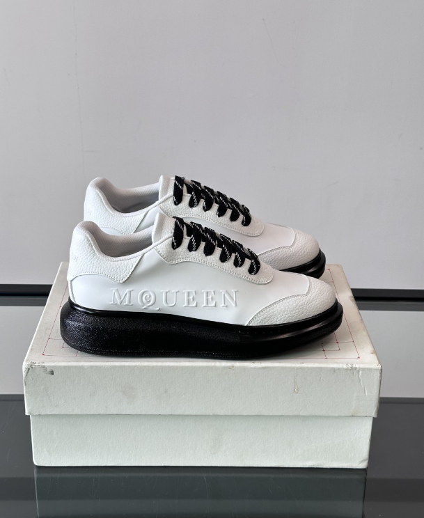 Alexander McQueen Oversized White/Black Drip Sneakers