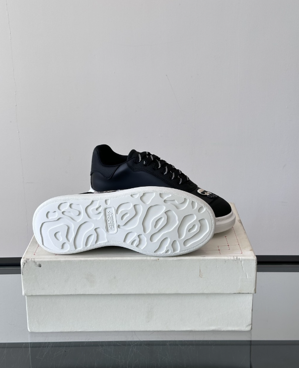 Alexander McQueen Oversized White/Black Drip Sneakers