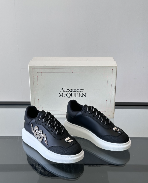 Alexander McQueen Oversized White/Black Drip Sneakers