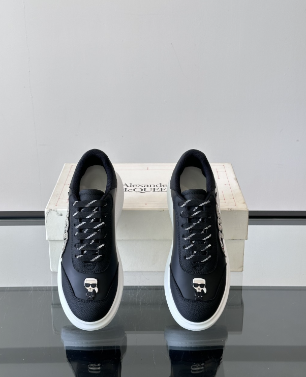Alexander McQueen Oversized White/Black Drip Sneakers