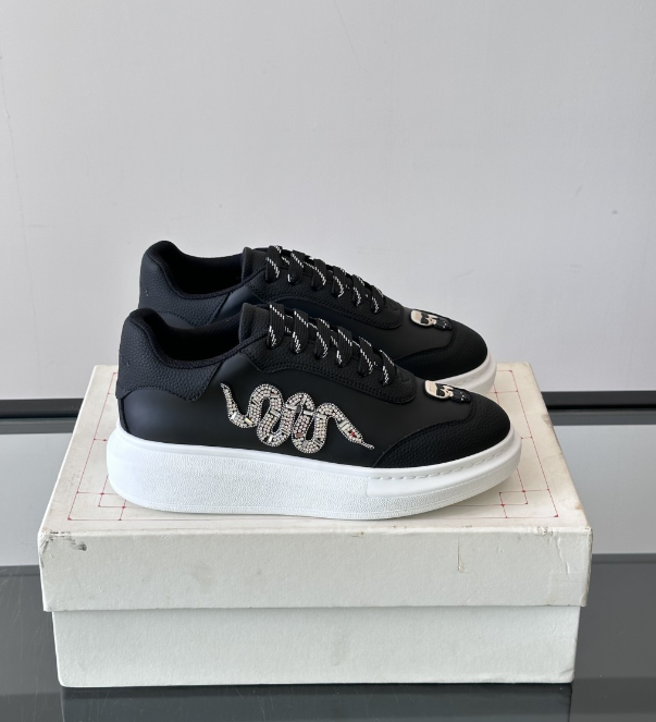 Alexander McQueen Oversized White/Black Drip Sneakers