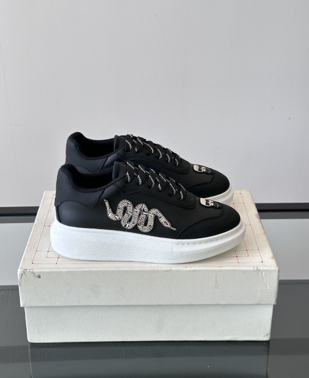 Alexander McQueen Oversized White/Black Drip Sneakers