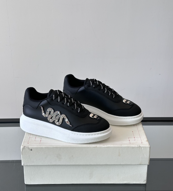 Alexander McQueen Oversized White/Black Drip Sneakers