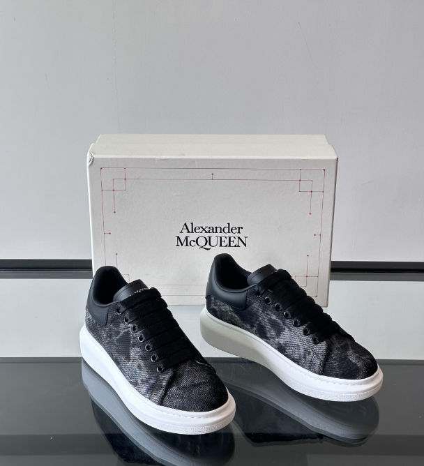 Alexander McQueen Oversized Black/White Drip Sneakers