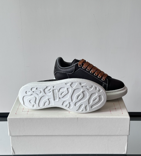 Alexander McQueen Oversized White/Black Drip Sneakers