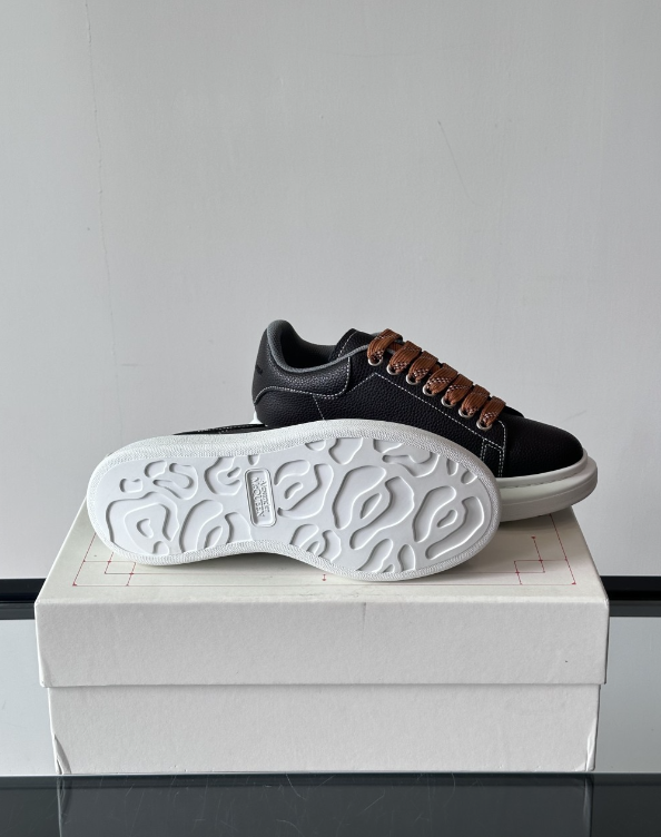 Alexander McQueen Oversized White/Black Drip Sneakers