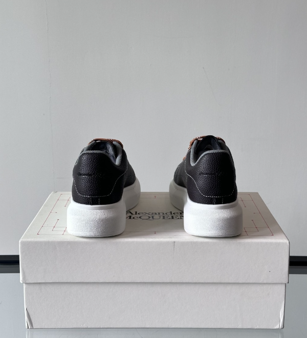 Alexander McQueen Oversized White/Black Drip Sneakers