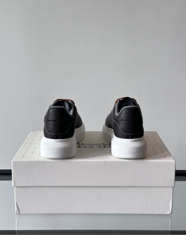 Alexander McQueen Oversized White/Black Drip Sneakers