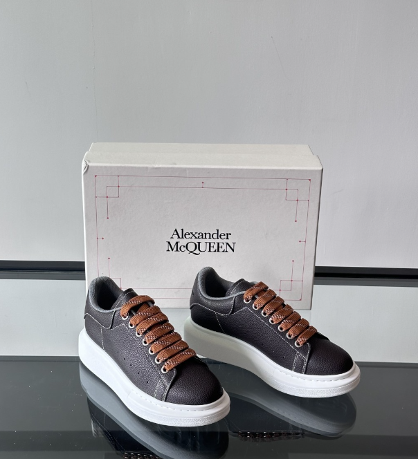 Alexander McQueen Oversized White/Black Drip Sneakers