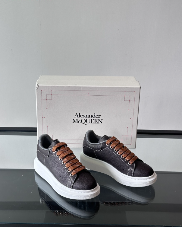 Alexander McQueen Oversized White/Black Drip Sneakers