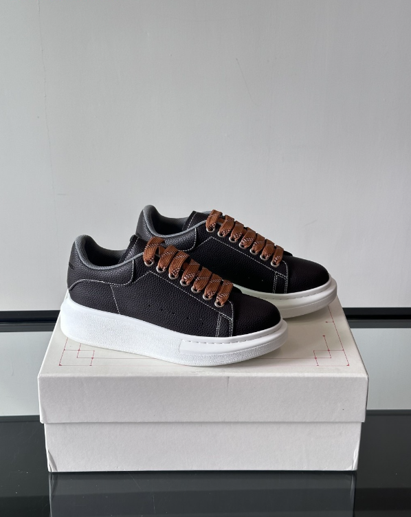 Alexander McQueen Oversized White/Black Drip Sneakers