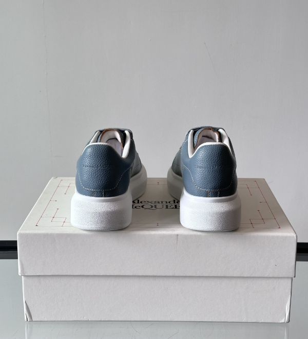 Alexander McQueen Oversized White/Blue Drip Sneakers