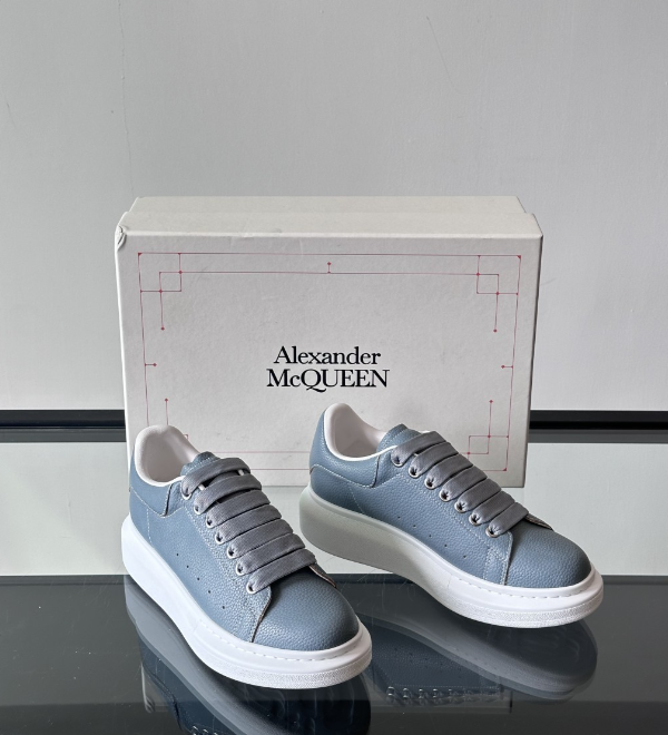 Alexander McQueen Oversized White/Blue Drip Sneakers