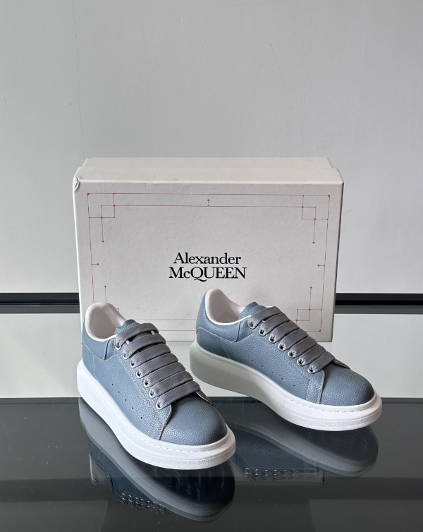 Alexander McQueen Oversized White/Blue Drip Sneakers