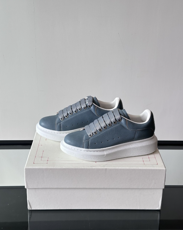 Alexander McQueen Oversized White/Blue Drip Sneakers