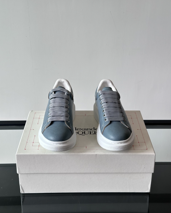 Alexander McQueen Oversized White/Blue Drip Sneakers