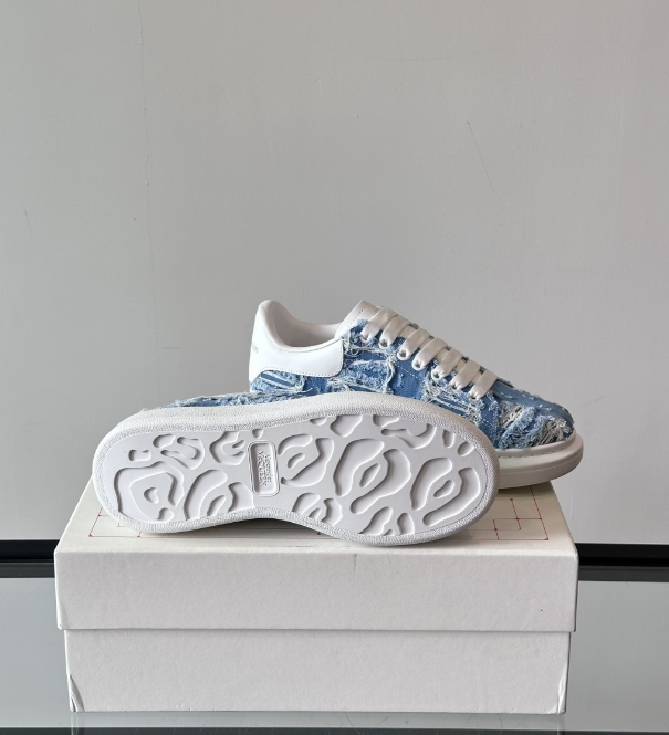 Alexander McQueen Oversized Blue/White Drip Sneakers