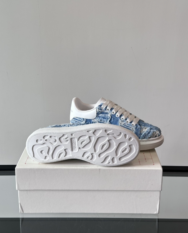 Alexander McQueen Oversized Blue/White Drip Sneakers
