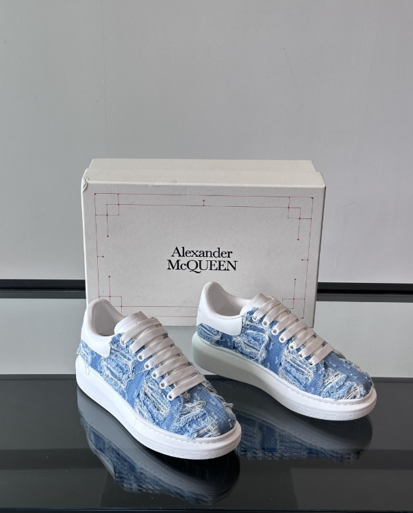 Alexander McQueen Oversized Blue/White Drip Sneakers