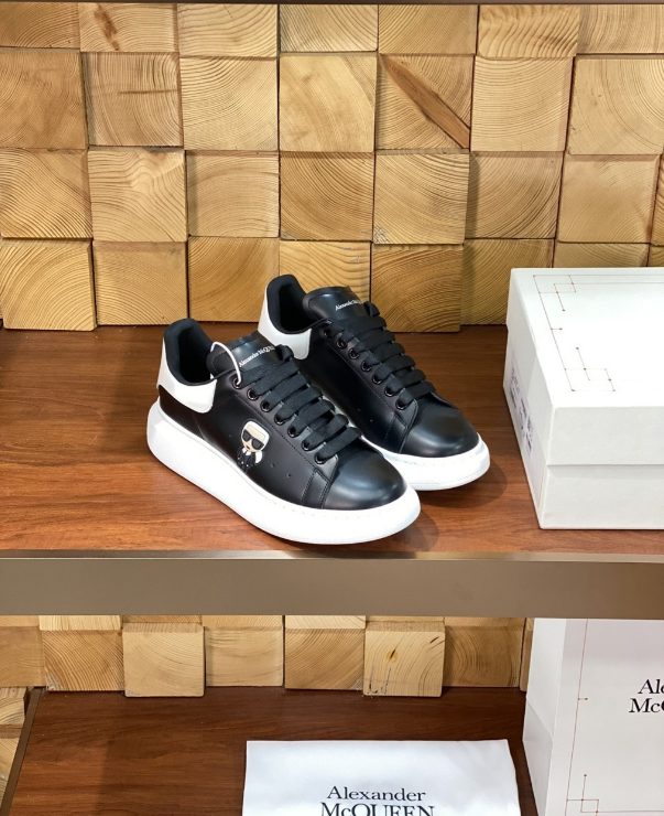 Alexander McQueen Oversized Black/White Drip Sneakers