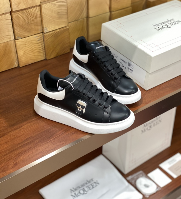 Alexander McQueen Oversized Black/White Drip Sneakers