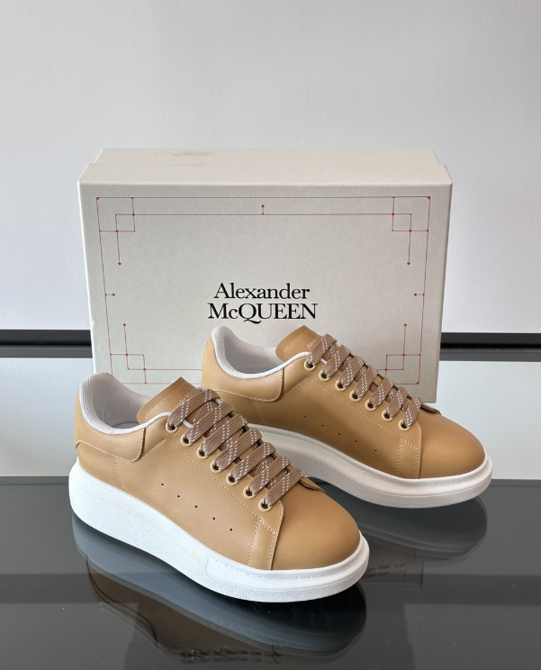 Alexander McQueen Oversized White/Beige Drip Sneakers
