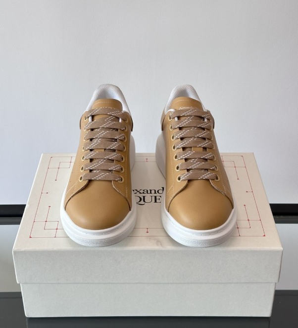 Alexander McQueen Oversized White/Beige Drip Sneakers