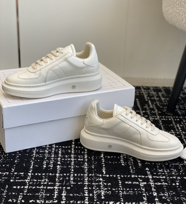 Alexander McQueen Oversized White Drip Sneakers